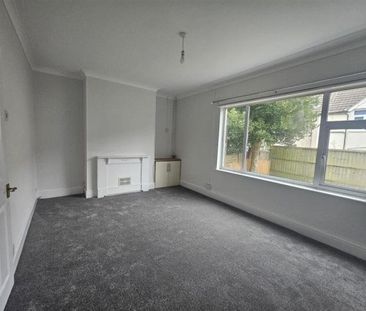 Room 1, Mansfield, NG19 - Photo 5
