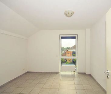 Schicke, helle Wohnung mit Südbalkon, Aufzug und Einbauküche - Photo 3