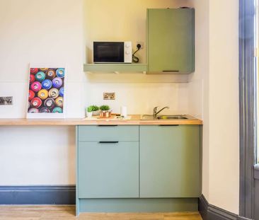 Crescent Road Room 2 - Photo 1