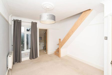 2 bedroom terraced house to rent - Photo 4