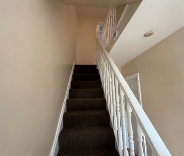 Torrington Avenue, Tile Hill - Photo 3