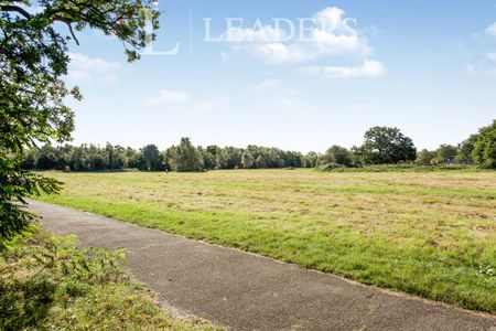 2 bedroom bungalow to rent Darvel Close, Woking, GU21 - Photo 5