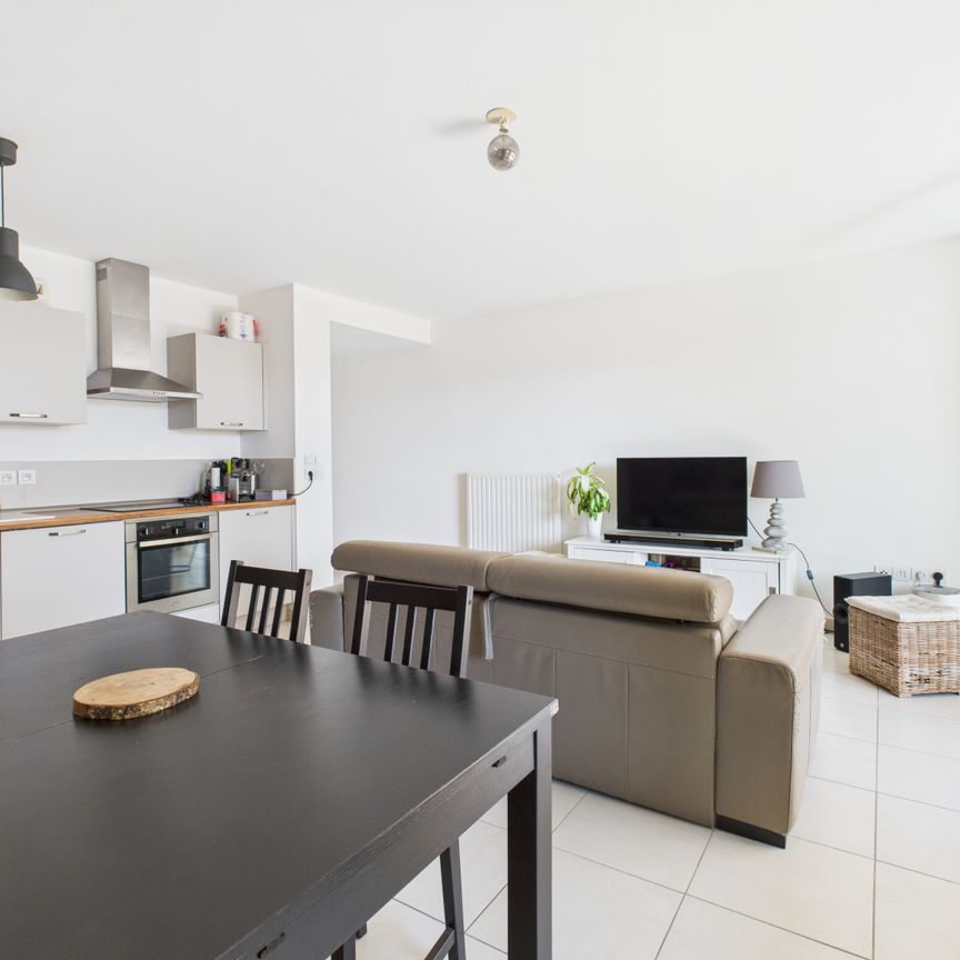 Location Appartement 3 pièces 65m² HYERES 83400 - Photo 1