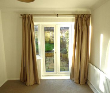 4 bedroom terraced house to rent - Photo 3