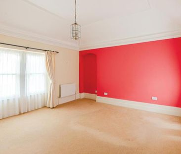 A stunning large two bed maisonette within this beautiful building,... - Photo 5