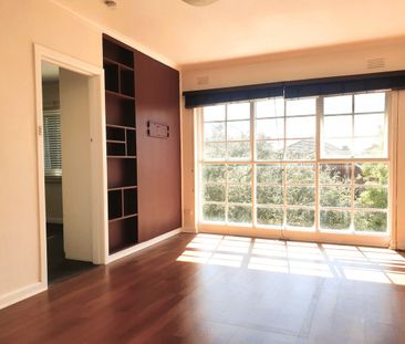 Quiet One Bedroom apartment in Prime Location - Photo 1