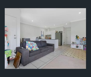 $820 per week - Photo 1