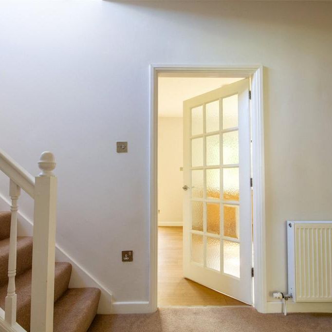 4 bedroom detached house to rent - Photo 1