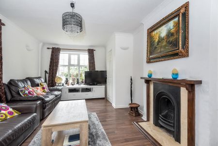 4 bedroom detached house to rent - Photo 3