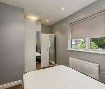 Eastland Avenue, Thornbury, Bristol, Gloucestershire, BS35 - Photo 4