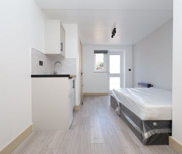 Studio Flat, Lincoln Road, HA2 - Photo 3