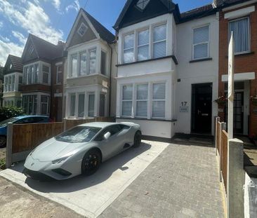 1 bedroom in a house share to rent - Photo 3