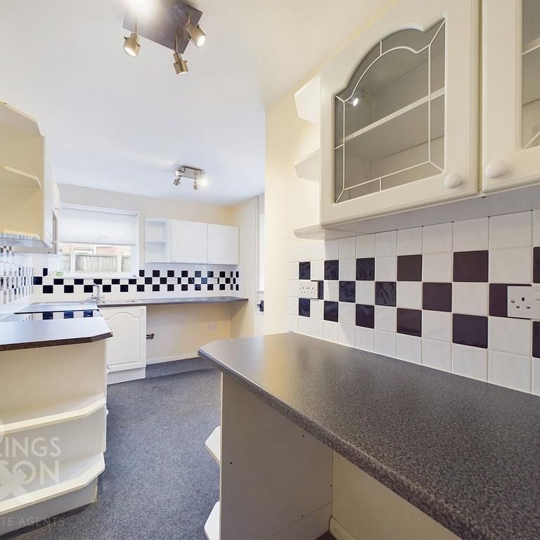 3 bedroom semi-detached house to rent - Photo 1