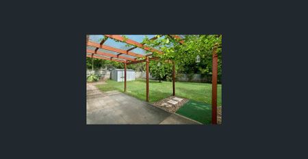 Beautifully Updated Family Home in a Prime Location - Photo 4