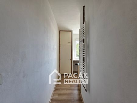 Pronájem bytu 2+1 s balkonem v Přerově, ul. Tománkova - Photo 3