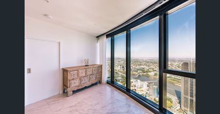 Sensational Sub-penthouse 2 bedroom Apartment in the Sky *Fully Furnished* - Photo 3