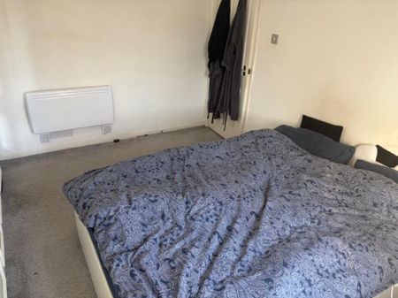 1 Bedroom Flat To Let - Photo 4