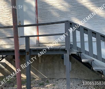 2 Bedroom Main Floor Unit in Rosemont - Photo 3