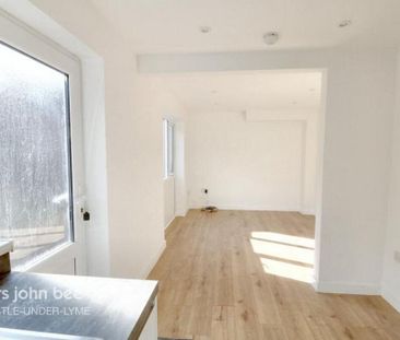 1 bedroom semi-detached house to rent - Photo 2