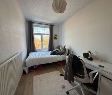 6 bedroom house to rent - Photo 2