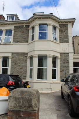 7 Bed Semi-Detached House, Belvoir Road, BS6 - Photo 1