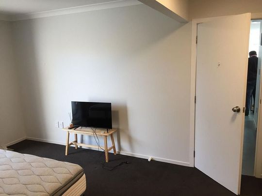 Ready to move in - fully furnished unit - Photo 1