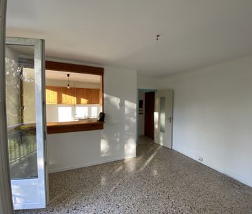 Location Appartement 2 pièces 38m² ST MARTIN D HERES 38400 - Photo 2