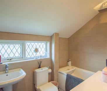 3 bedroom end of terrace house to rent - Photo 5