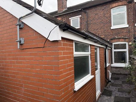 2 bedroom terraced house to rent - Photo 5