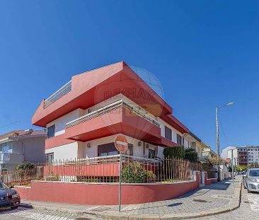 House T4 in Mafamude e Vilar do Paraíso, Vila Nova de Gaia - Photo 4