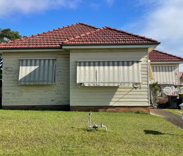 10 Crest Road, Wallsend NSW 2287 - Photo 4