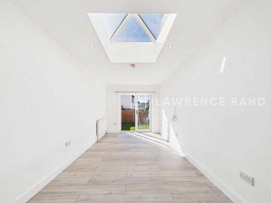 5 bedroom semi-detached house to rent - Photo 1