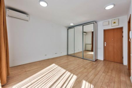 Garsoniera cu curte individuala in Poseidon Residence - Photo 3