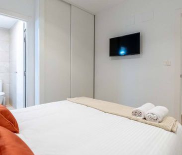 A beautiful modern apartment for short term rental in Torrevieja. - Photo 1