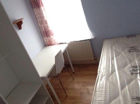 4 bedroom house share to rent - Photo 3