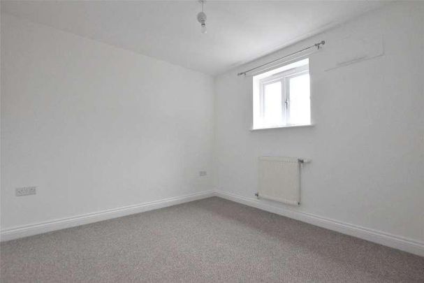 Oxford Terrace, Gloucester, Gloucestershire, GL1 - Photo 1