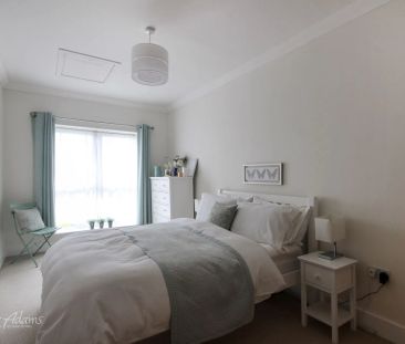 2 bed flat to rent in Harsfold Close, Rustington, BN16 - Photo 3