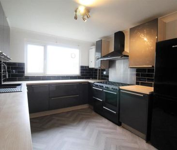 3 bedroom apartment to rent - Photo 6