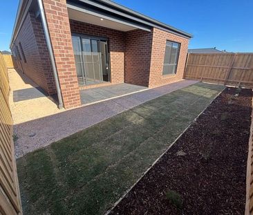 Contemporary 4-Bedroom Home with Room to Grow - Available Now! - Photo 5