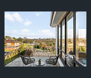 Stunning elevated brick veneer residence, perfect for modern living! - Photo 6