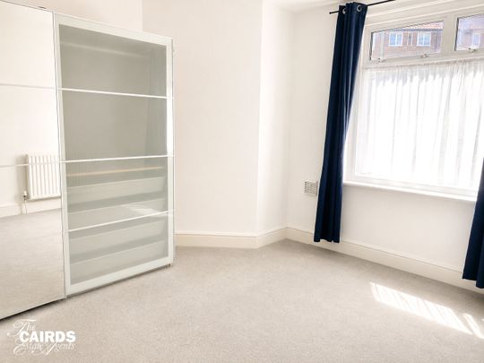 Pound Lane, Epsom, Surrey, KT19 8SB - Photo 1