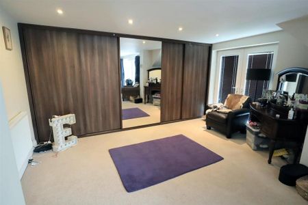 4 bedroom detached house to rent - Photo 5