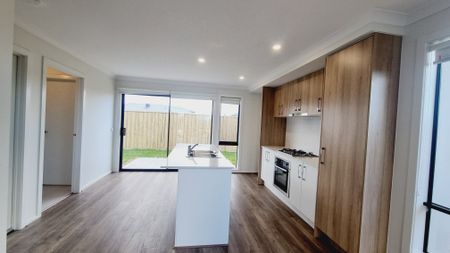 Stunning Family Home - Photo 5