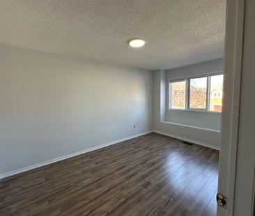 For Lease - 3918 Zenith Court, Mississauga, Ontario - Photo 5