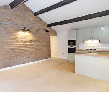 Elton House, Elton Vale Road, BL8 - Photo 1