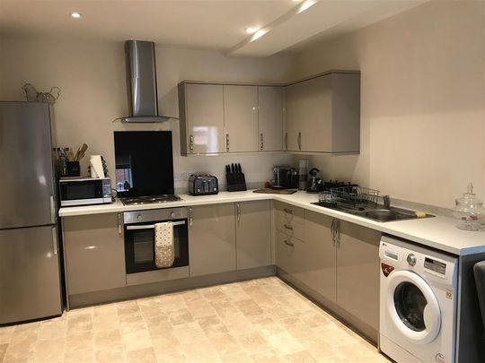2 bedroom flat to rent - Photo 1