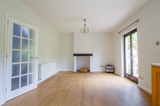 4 bedroom detached house to rent - Photo 1