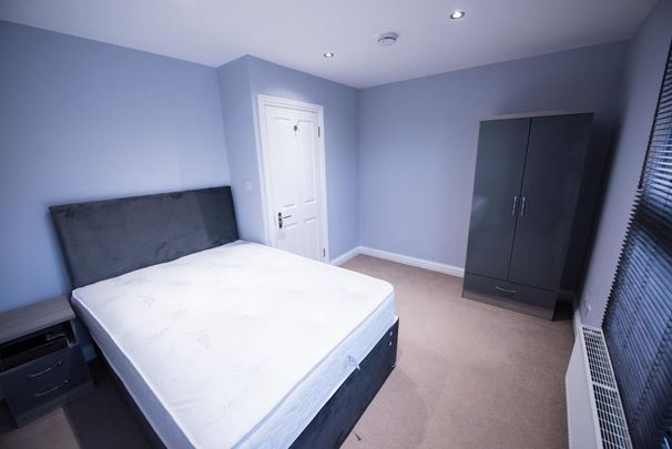 4 bedroom terraced house to rent - Photo 1