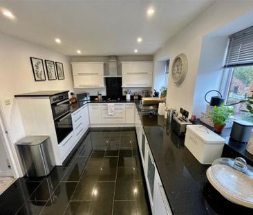 3 Bedroom Terraced To Let - Photo 3