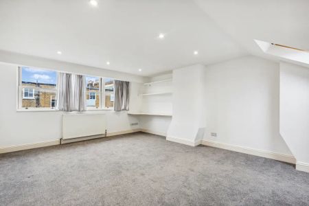 5 bedroom house in London - Photo 4